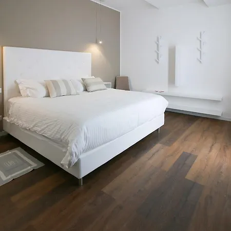 Appartement San Babila Deluxe Milaan