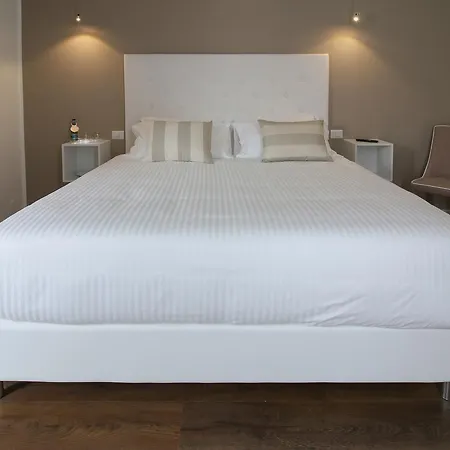 Appartement San Babila Deluxe Milaan